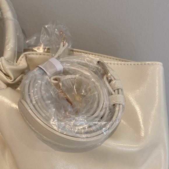NWT Anthropologie Crème Patent Leather Half Moon Women's Shoulder Bag - Picture 4 of 11